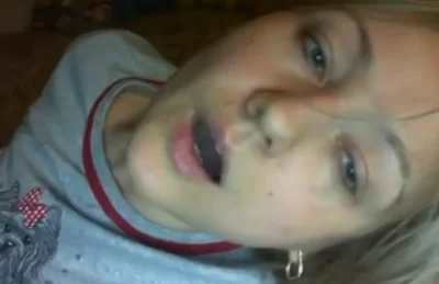 "Да, я хочу его сосать!" – Мастурбация Тани в скайпе с томными разговорами